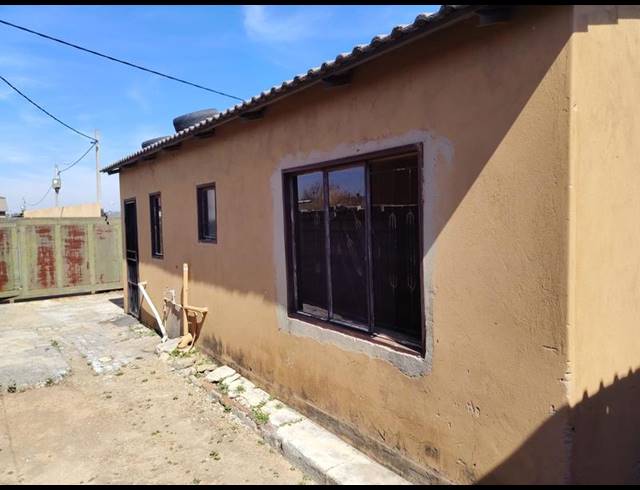 2 BEDROOM HOUSE FOR SALE IN ESSELEN PARK